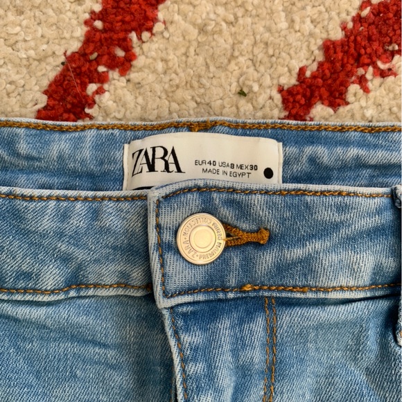 ZARA HIGH WAISTED BLUE BELL BOTTOM JEANS - Picture 3 of 8